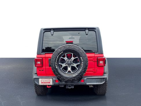 Used 2021 Jeep Wrangler Unlimited Rubicon w/ LED Lighting Group AWD/4WD image 12