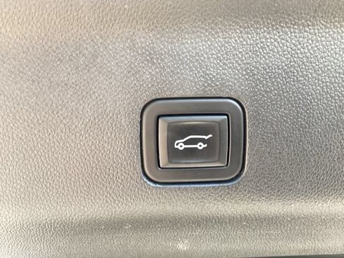 Used 2024 Chevrolet Tahoe High Country w/ Advanced Technology Package AWD/4WD image 13