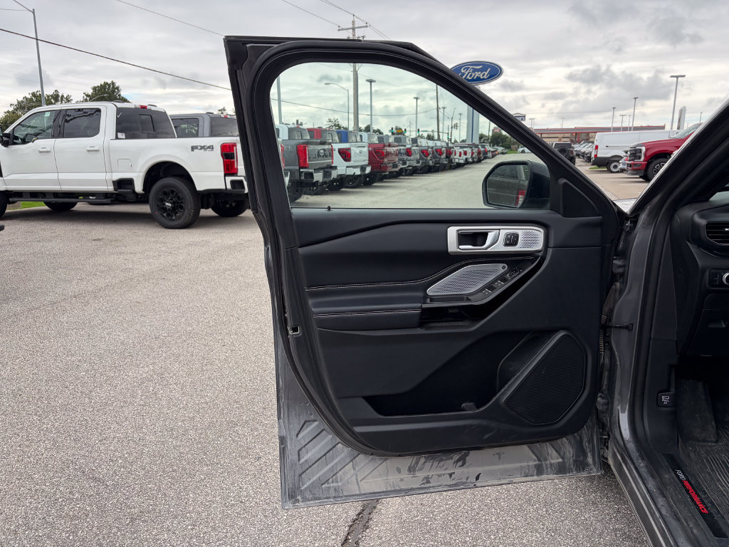 Used 2023 Ford Explorer ST w/ Equipment Group 401A AWD/4WD image 12