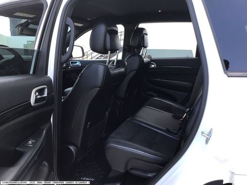 Used 2022 Jeep Grand Cherokee Laredo X AWD/4WD image 9