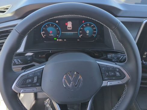 New 2026 Volkswagen Atlas Cross Sport SE image 9