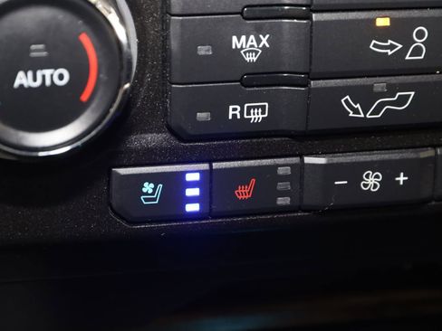 Used 2019 Ford F150 Lariat AWD/4WD image 8