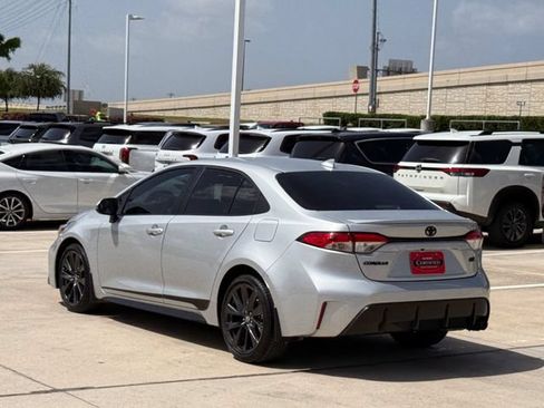 Used 2023 Toyota Corolla SE FWD image 5
