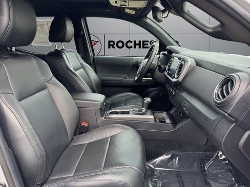 Certified 2021 Toyota Tacoma TRD Sport w/ TRD Premium Sport Package AWD/4WD image 17