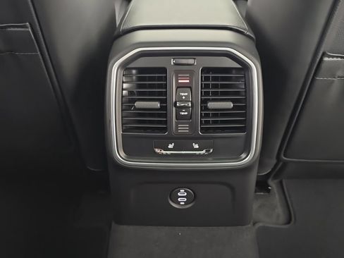 Used 2026 Porsche Macan AWD/4WD image 26