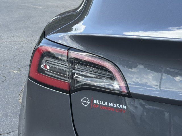 Used 2023 Tesla Model 3 Standard Range RWD image 2