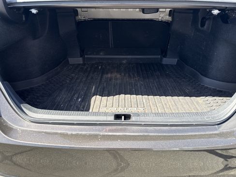 Used 2019 Toyota Camry LE w/ Convenience Package FWD image 20