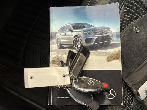 Used 2019 Mercedes-Benz GLS 550 4MATIC image 32