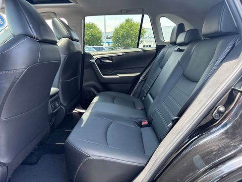 Used 2022 Toyota RAV4 XLE Premium FWD image 14