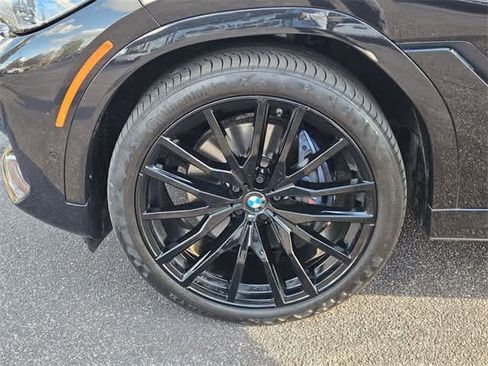 Used 2023 BMW X6 xDrive40i w/ Executive Package image 12