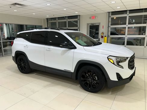 Used 2019 GMC Terrain SLT w/ Preferred Package FWD image 1