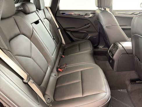 Used 2026 Porsche Macan Turbo image 32