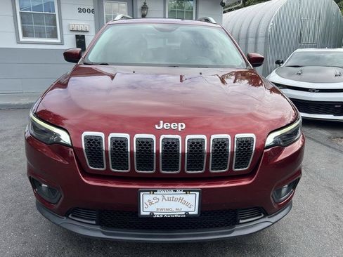 Used 2019 Jeep Cherokee Latitude Plus FWD image 2