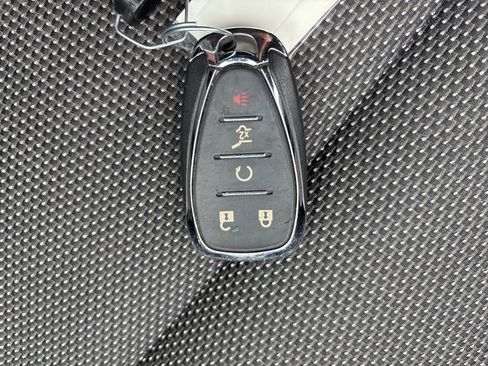 Used 2021 Chevrolet Traverse LT image 52