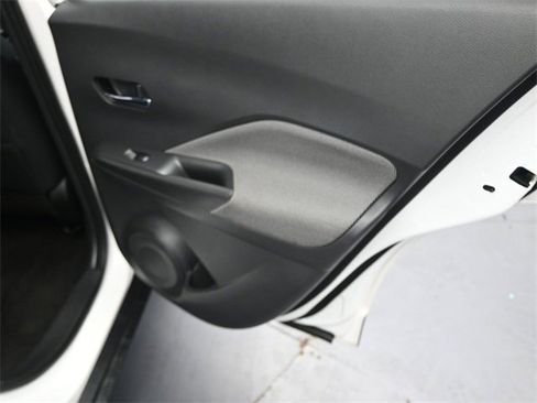 Used 2018 Nissan Kicks SV image 24