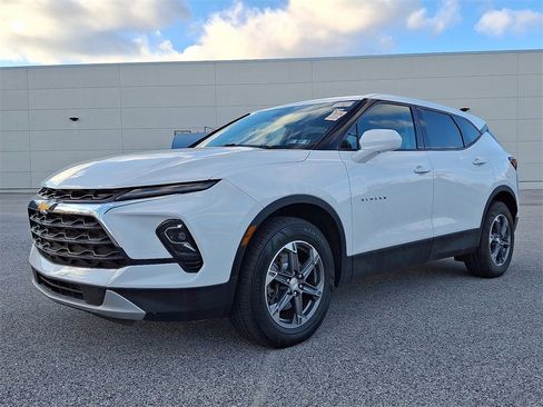 Used 2023 Chevrolet Blazer LT image 6