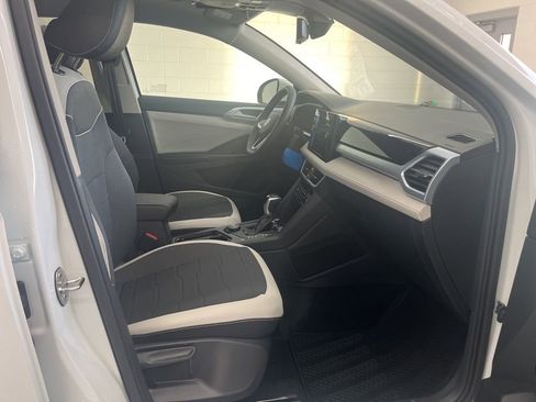 New 2026 Volkswagen Taos SE image 35