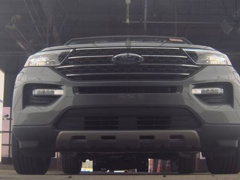 Used 2024 Ford Explorer XLT w/ Equipment Group 202A AWD/4WD image 5