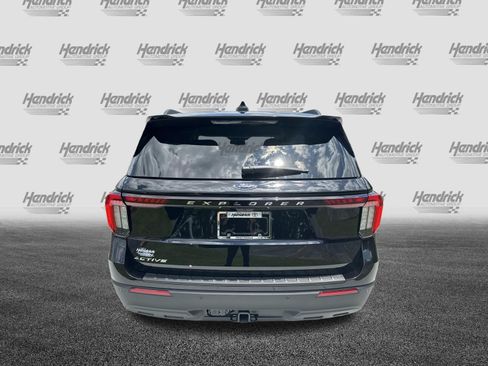 Used 2026 Ford Explorer Active RWD image 9