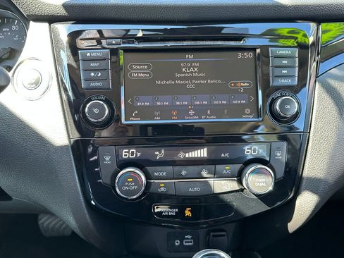 Used 2022 Nissan Rogue Sport SL FWD image 27