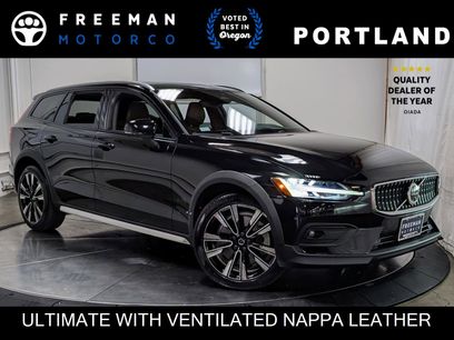 Used 2023 Volvo V60 B5 Cross Country Ultimate w/ Climate Package