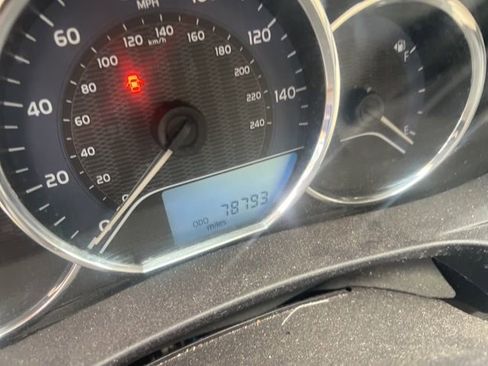 Used 2015 Toyota Corolla LE image 17