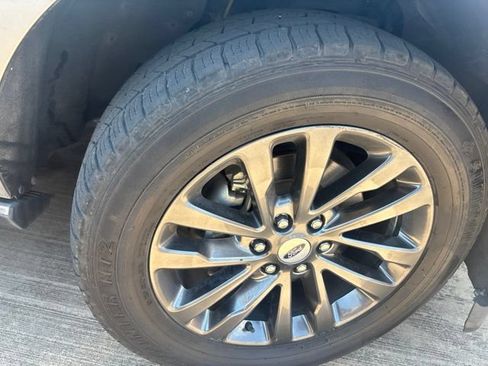 Used 2021 Ford Expedition Max Limited AWD/4WD image 4