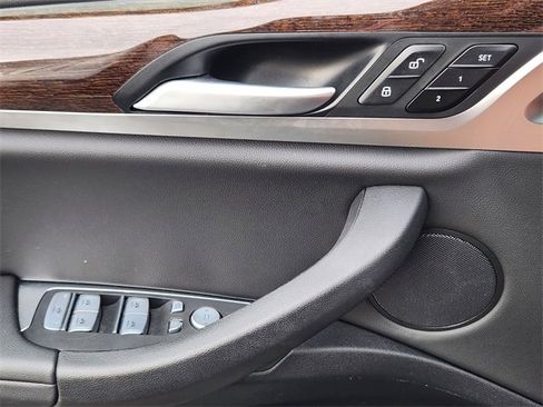 Used 2024 BMW X4 xDrive30i image 11