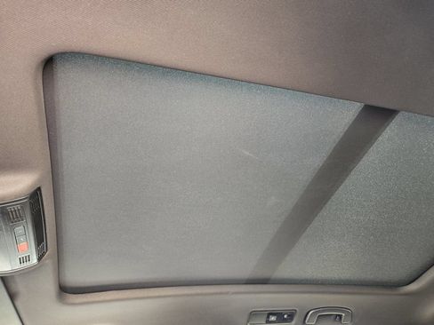 Used 2023 Volkswagen Tiguan SE w/ Panoramic Sunroof Package FWD image 21