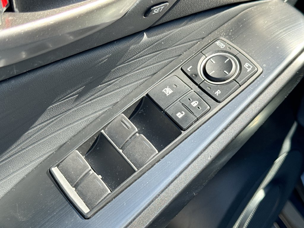 Used 2025 Lexus IS 500 RWD image 14