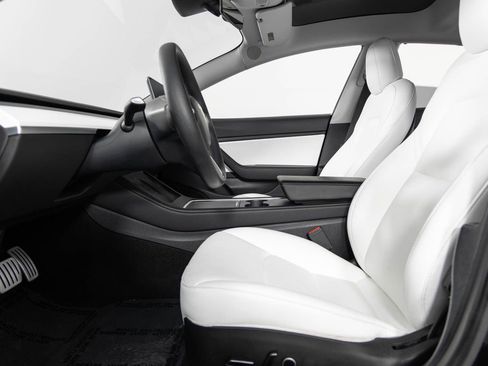 Used 2021 Tesla Model 3 Performance image 15