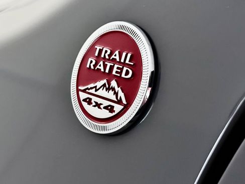 Used 2021 Jeep Renegade Trailhawk AWD/4WD image 17