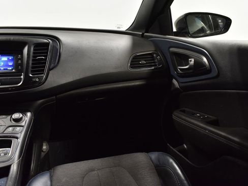 Used 2015 Chrysler 200 S w/ Comfort Group image 14