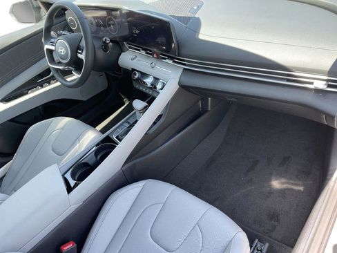 New 2026 Hyundai Elantra Limited FWD image 18
