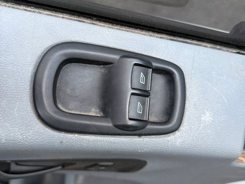 Used 2017 Ford Transit 250 130 Medium Roof image 16