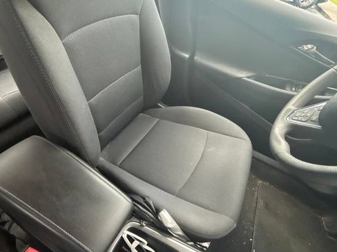 Used 2018 Chevrolet Cruze LT w/ Convenience Package FWD image 6