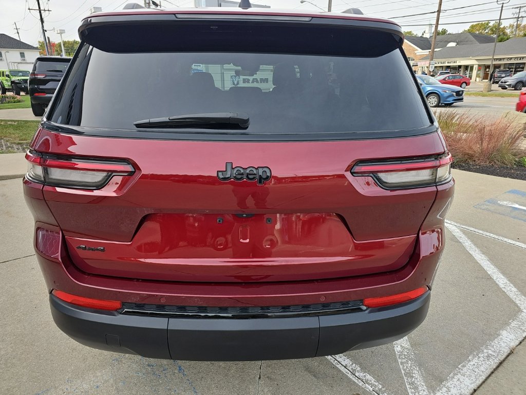 Certified 2025 Jeep Grand Cherokee L Altitude AWD/4WD image 14