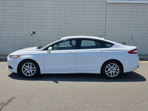 Used 2015 Ford Fusion SE FWD image 4