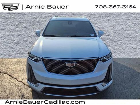 New 2025 Cadillac XT6 Luxury image 11