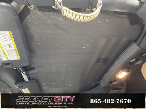 Used 2018 Jeep Wrangler Unlimited Sahara w/ Connectivity Group image 27