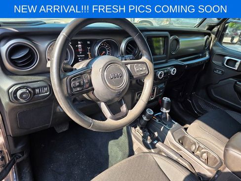 Used 2019 Jeep Wrangler Sport AWD/4WD image 7