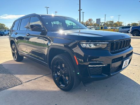 New 2025 Jeep Grand Cherokee L Limited w/ Black Appearance Package image 9