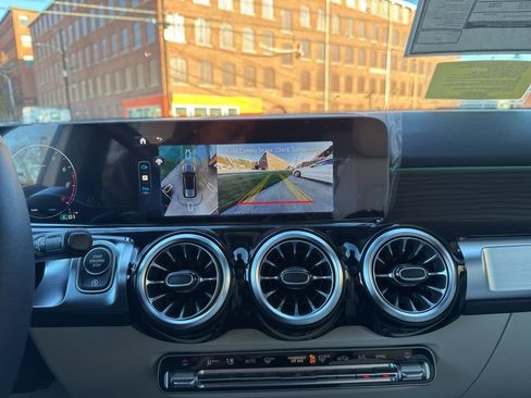 New 2026 Mercedes-Benz GLB 250 4MATIC image 31