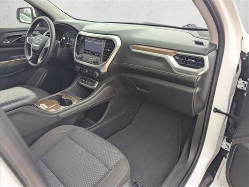 Used 2021 GMC Acadia SLE image 15