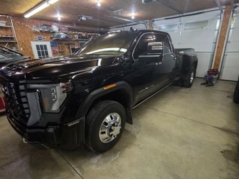 Used 2024 GMC Sierra 3500 Denali Ultimate image 3