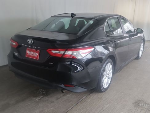 Used 2019 Toyota Camry LE image 22