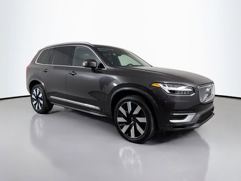 Used 2023 Volvo XC90 T8 Ultimate image 3