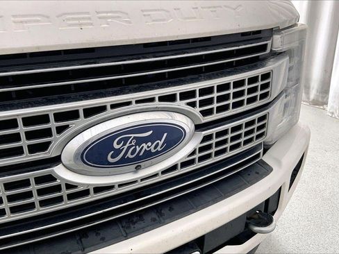 Used 2019 Ford F250 Platinum w/ Platinum Ultimate Package image 7