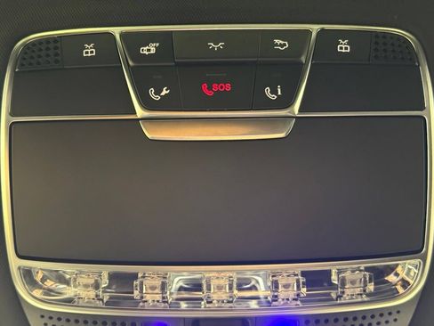Used 2017 Mercedes-Benz S 550 4MATIC Sedan image 57