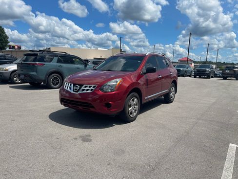 Used 2015 Nissan Rogue S w/ Convenience Package FWD image 1